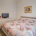 Volpe By Interhome * קסטיליון פיורנטינו